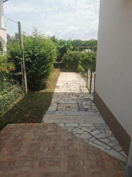 Apartmani Viktorija Fazana Exterior photo