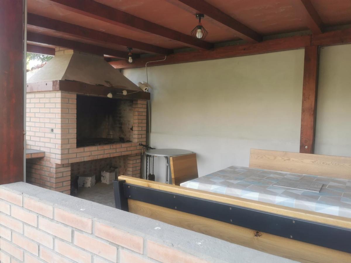 Apartmani Viktorija Fazana Exterior photo