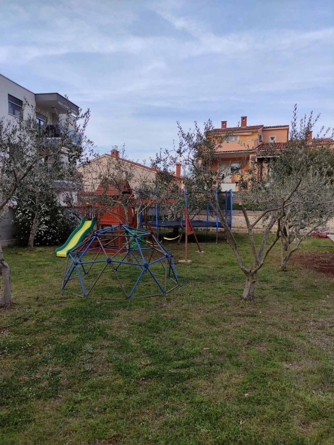 Apartmani Viktorija Fazana Exterior photo