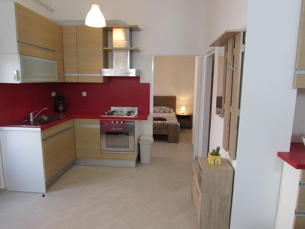 Apartmani Viktorija Fazana Exterior photo
